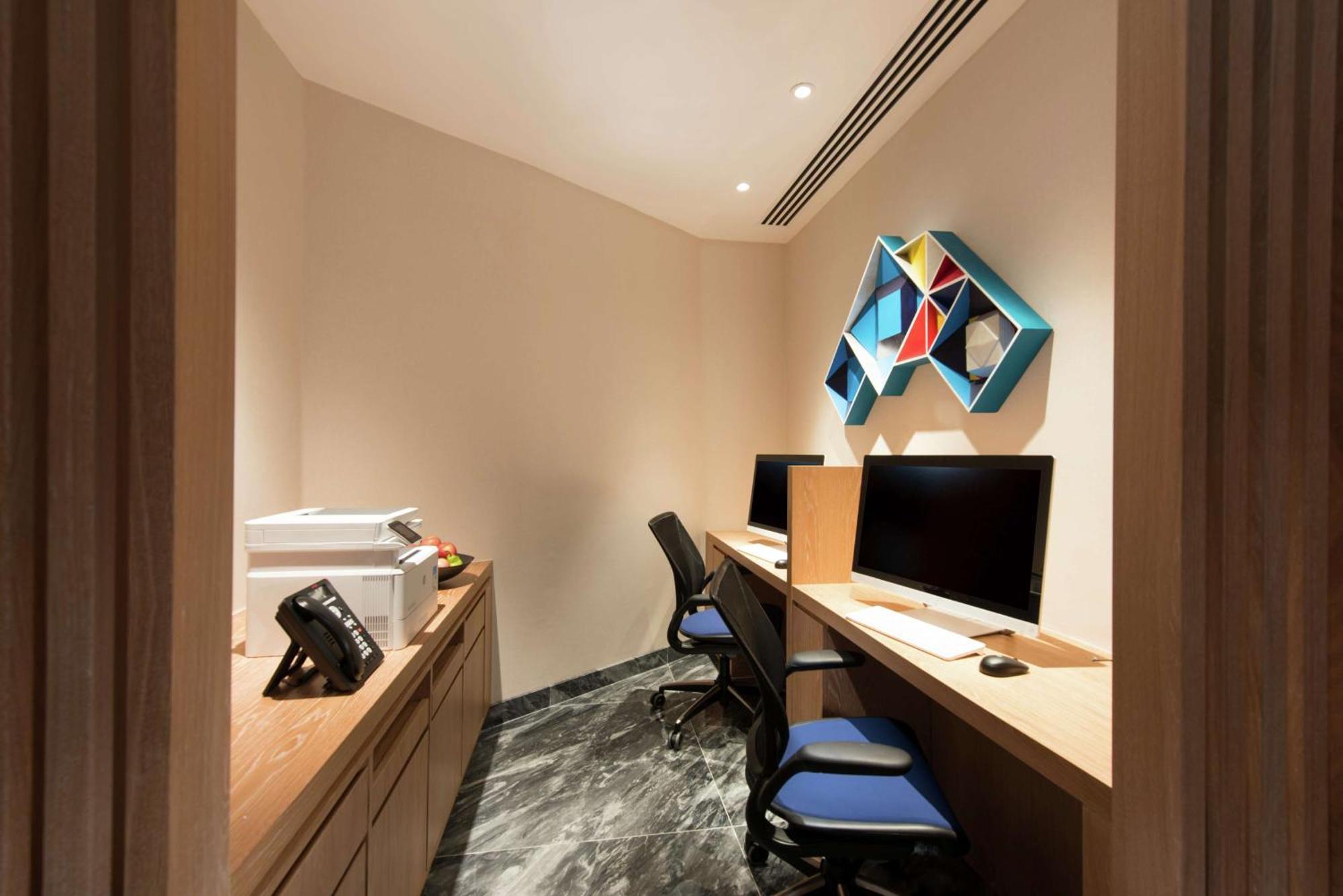 Hilton Garden Inn Singapore Serangoon  Bagian luar foto