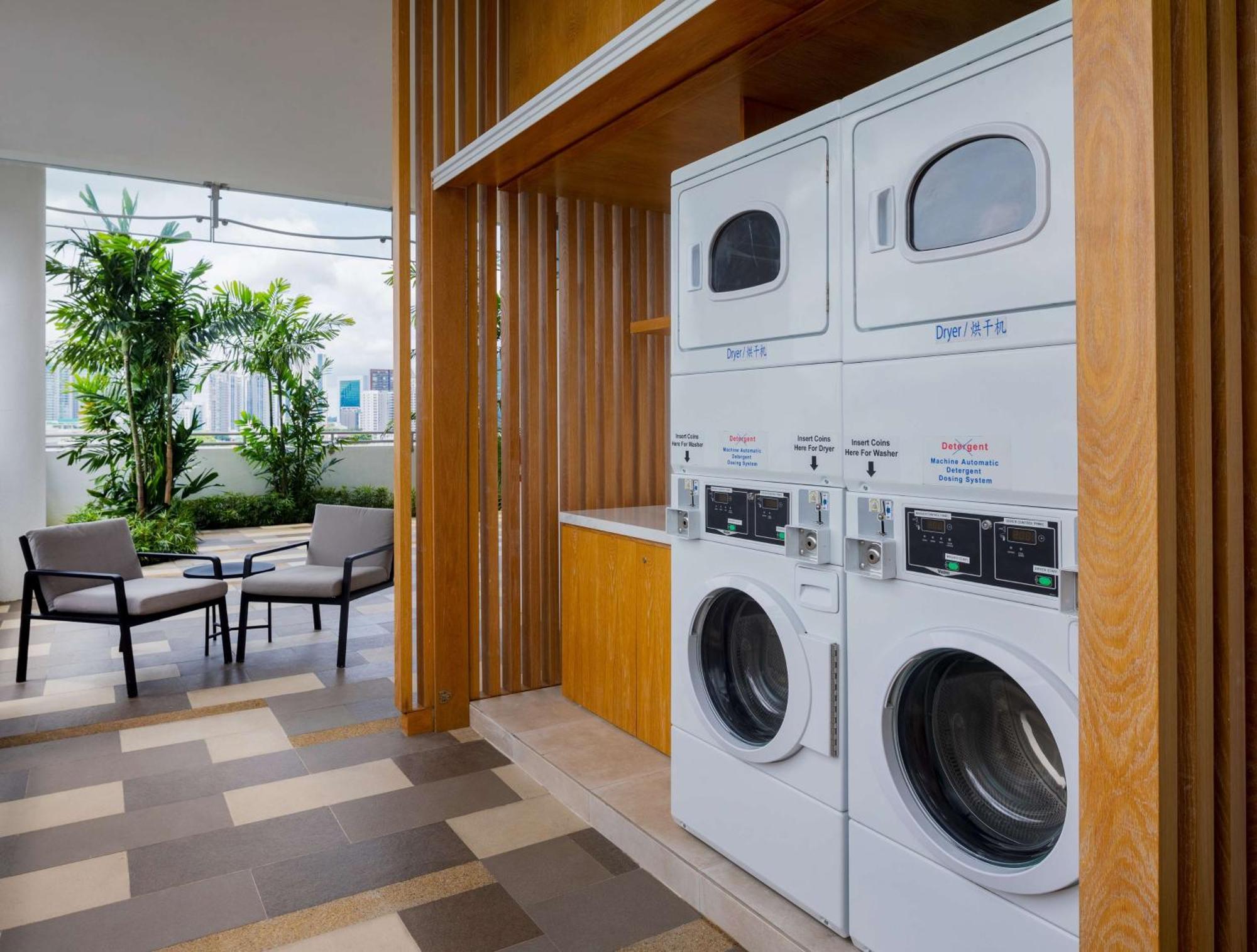 Hilton Garden Inn Singapore Serangoon  Bagian luar foto