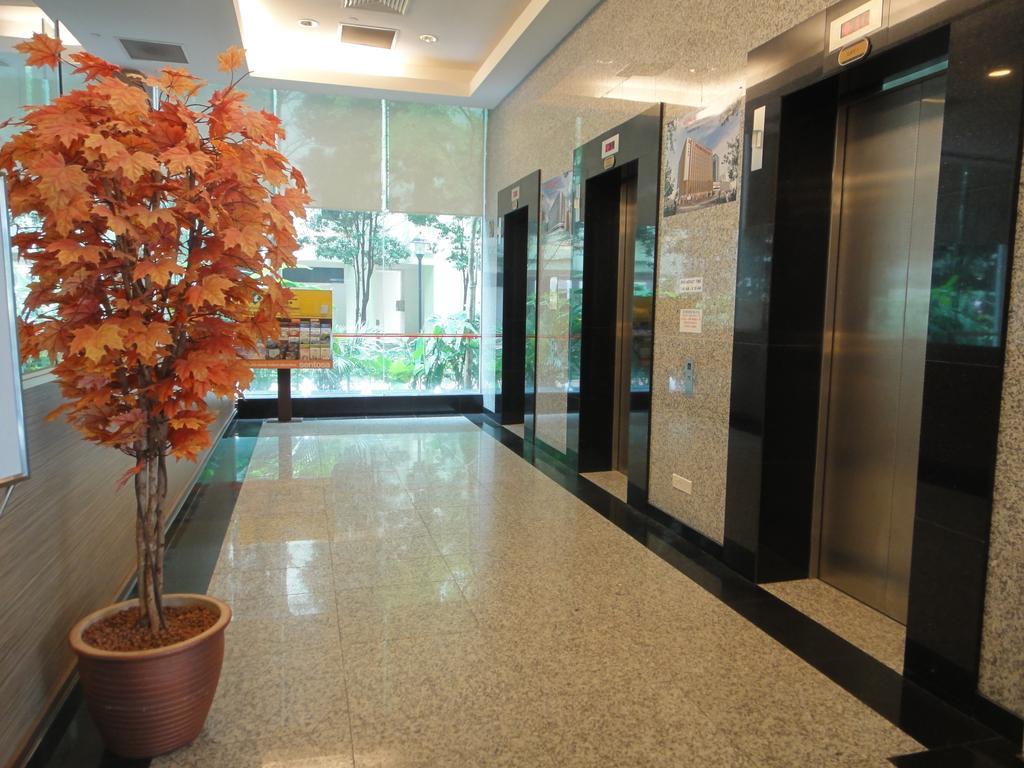 Hilton Garden Inn Singapore Serangoon  Bagian luar foto